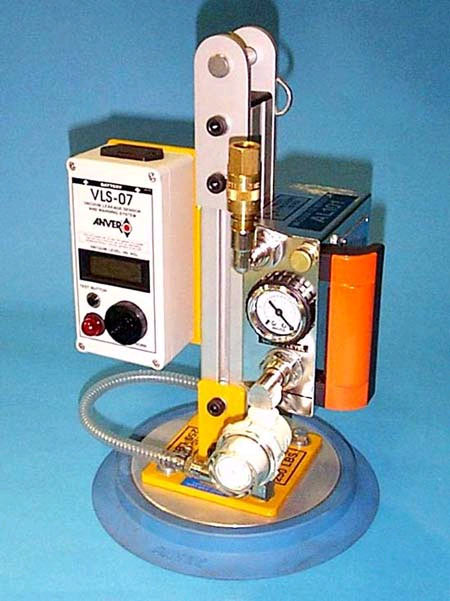 ANVER Single Pad Compressed Air Powered Vacuum Lifter for Lifting Steel Plate 10 to 12.5 inch diameter (254 mm to 318 mm) weighing up to 250 lb (110 kg)