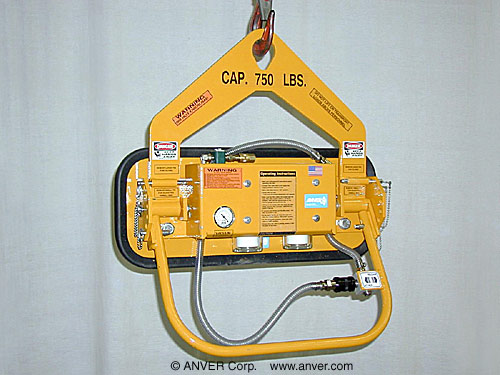 ANVER Single Pad Air Powered Vacuum Lifter with Foam Pad and Manual Tilt