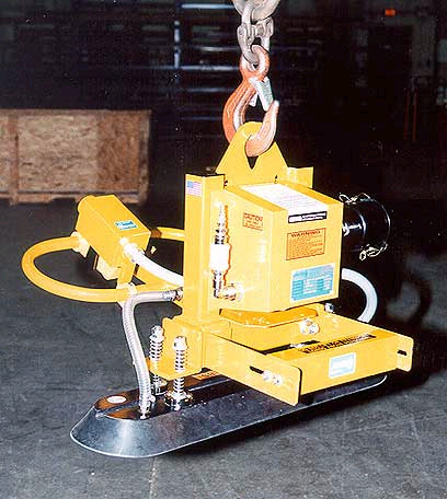 ANVER Custom Single Pad Air Powered Vacuum Lifter with Hinged Oval Pad for Lifting Gas Cylinders 22 in. to 26 in. diameter up to 93 in. long weighing up to 250 lb (113 kg)