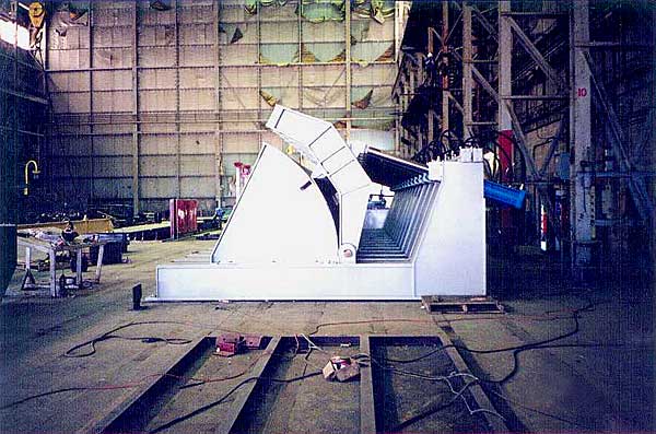 ANVER Custom Nine Pad Electric Powered Vacuum Lifter with Hydraulic Tilter and 12 Volt DC Battery Back-Up  for Lifting and Tilting Flat and Curved Steel Plates, 602.5 inches long. x 98 inches high x 0.75 inches thick (1530 x 249 x 1.9 cm) weighing up to 12,600 pounds (5700 kg)