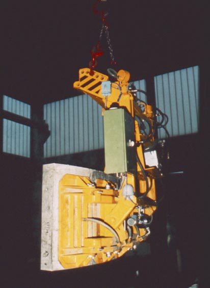 ANVER Powered Vacuum Lifter and Tilter For Handling Concrete Slabs