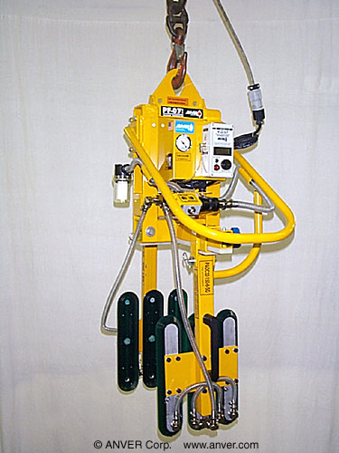 ANVER Electric Powered Vertical Vacuum Lifter with Side Gripping Attachment for Batteries up to 600 lb (272 kg)