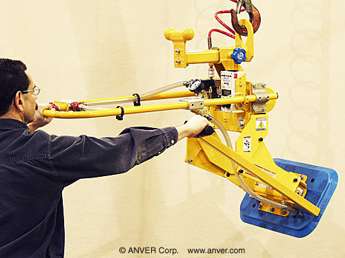 ANVER Air Powered Vacuum Generator with EZ-Tilt Adapter, Offset Bail Attachment and Single Pad Attachment for Lifting and Tilting Non-Porous Loads up to 550 lbs (250 kg)